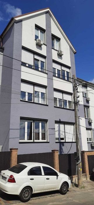 Продається житлове приміщення вул. Гайова 3