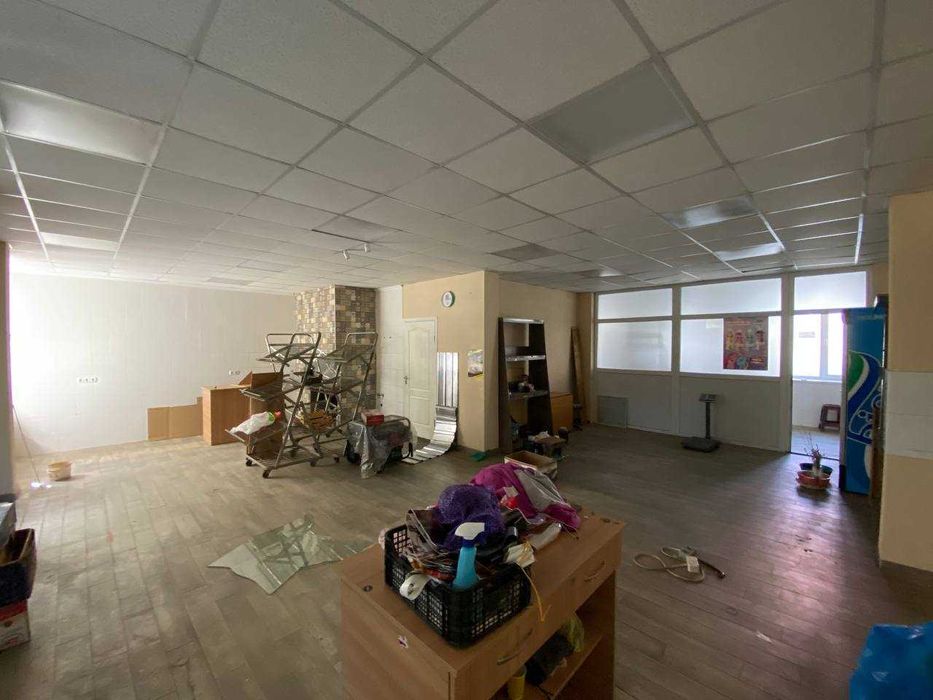 Центр Декабристів торгове приміщення 70 кв.м. прохідняк ремонт