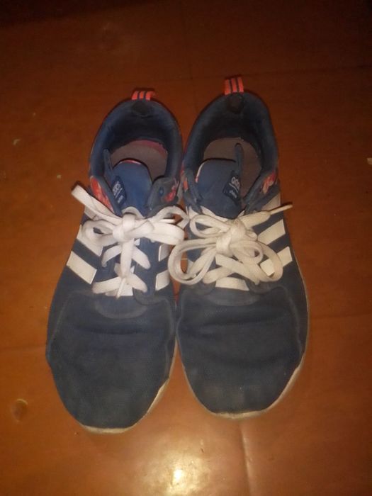 Продам кроссовки женские адидас размер 38-39
