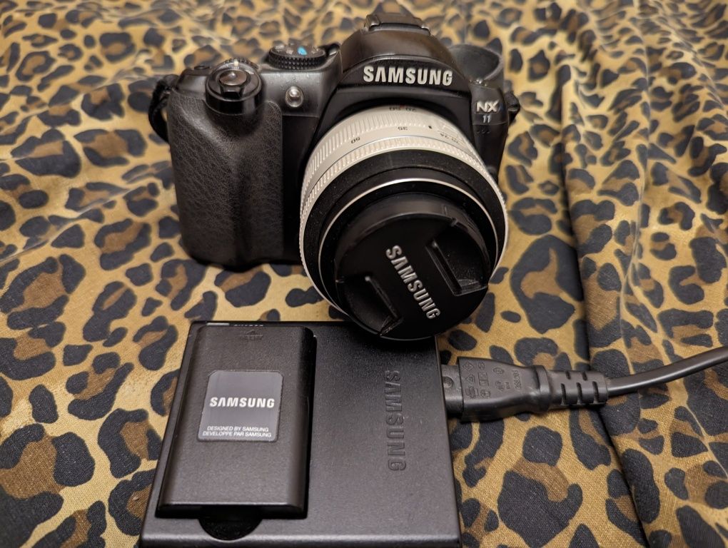 Samsung nx11 беззеркалка body