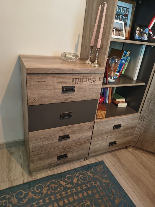 Zestaw mebli młodzieżowych