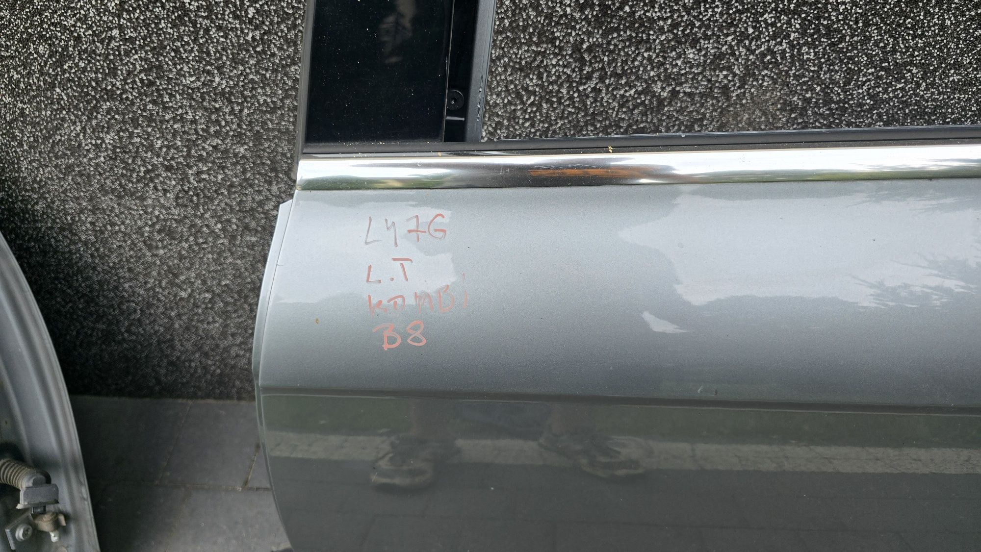 Drzwi lewy tył Audi A4 B8 Kombi LY7G