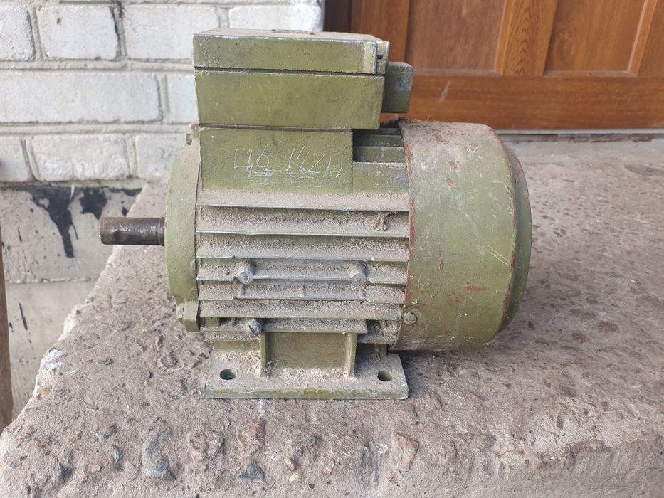 Електродвигуни електромотори генератори