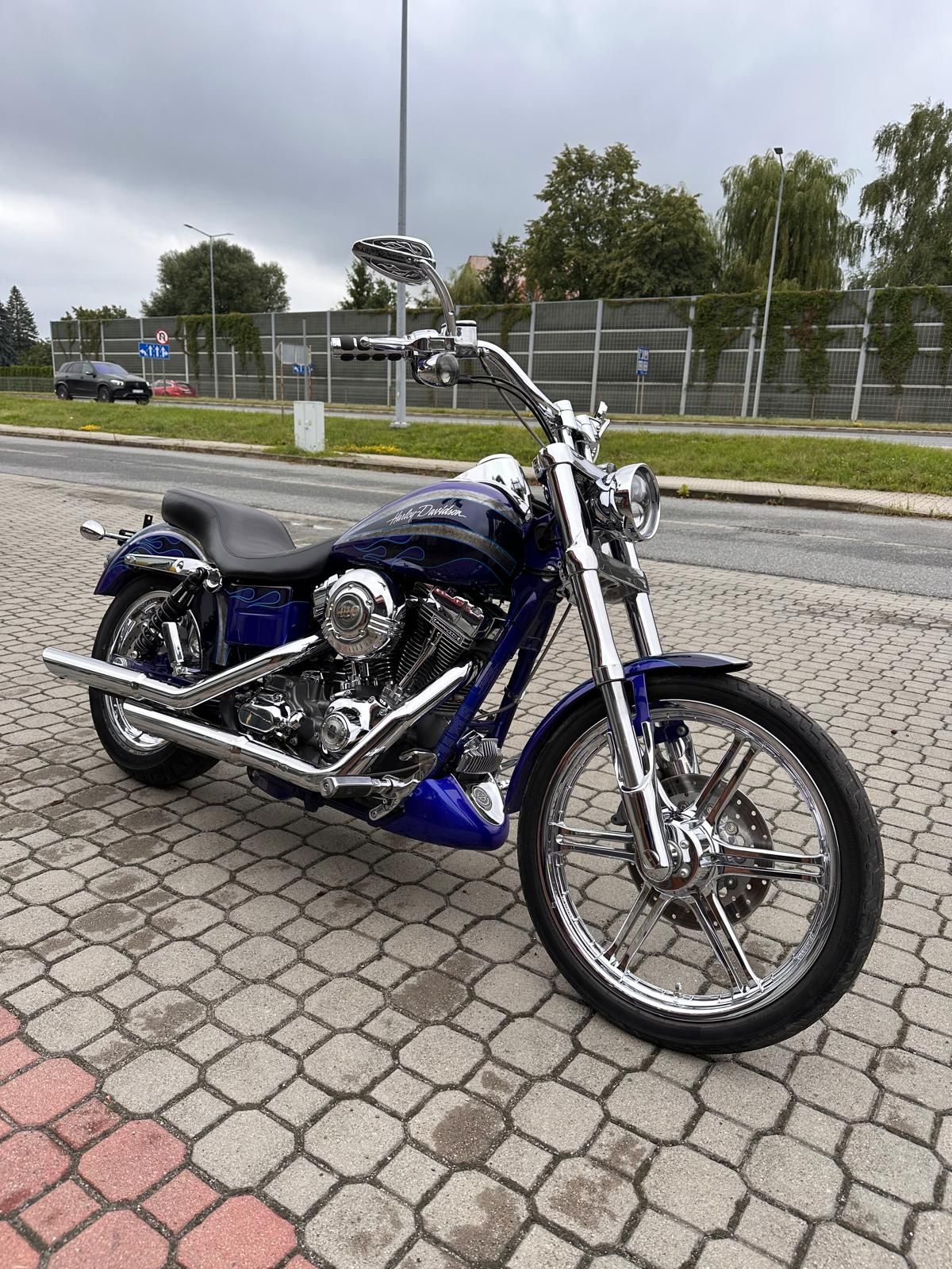 Harley Davidson Dyna CVO