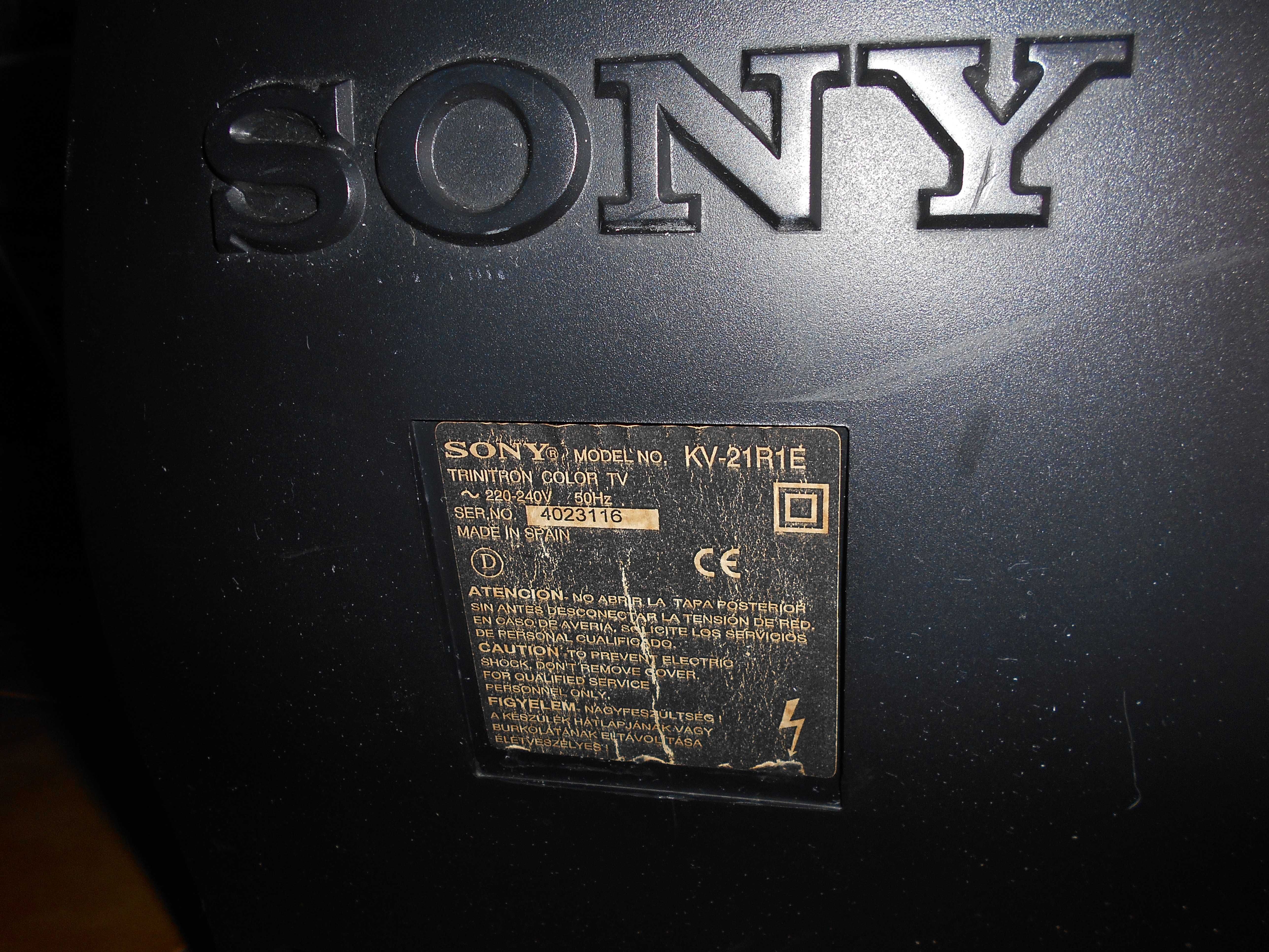 TV Sony Trinitron + comando Funciona perfeitamente