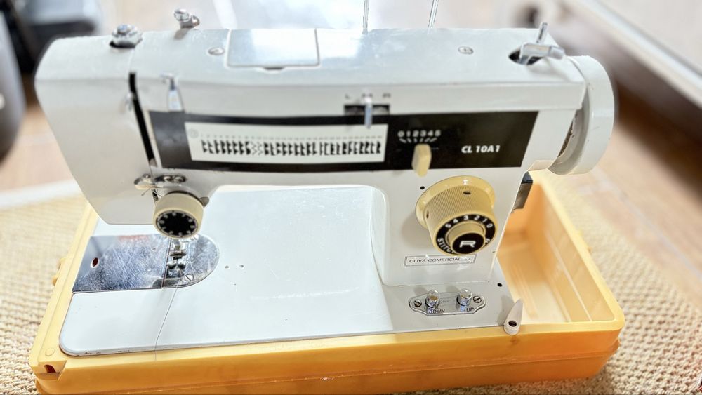 Maquina costura Oliva