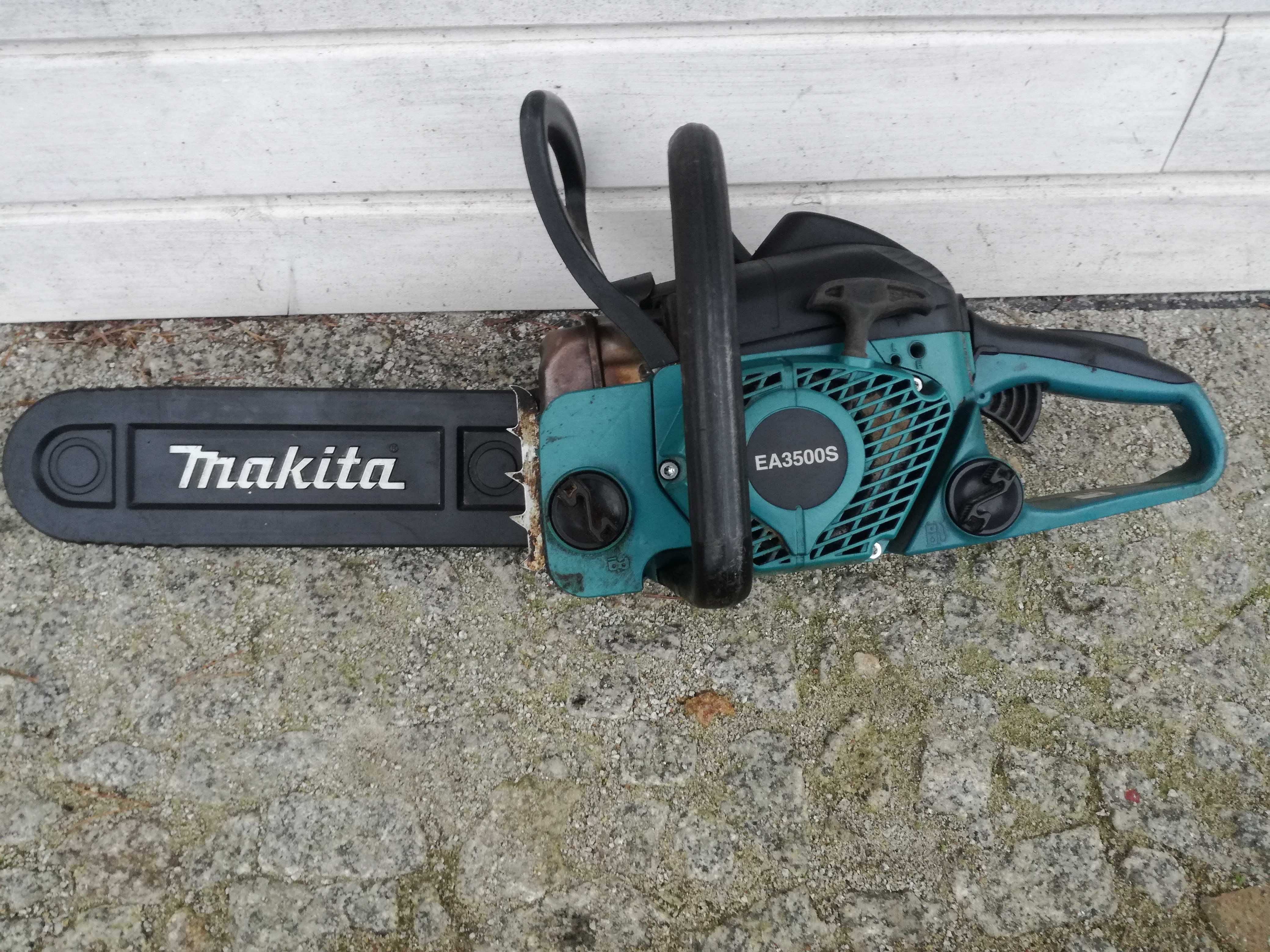 Pilarka spalinowa Makita EA3500S-35B prowadnica 35cm, moc 2,3 KM