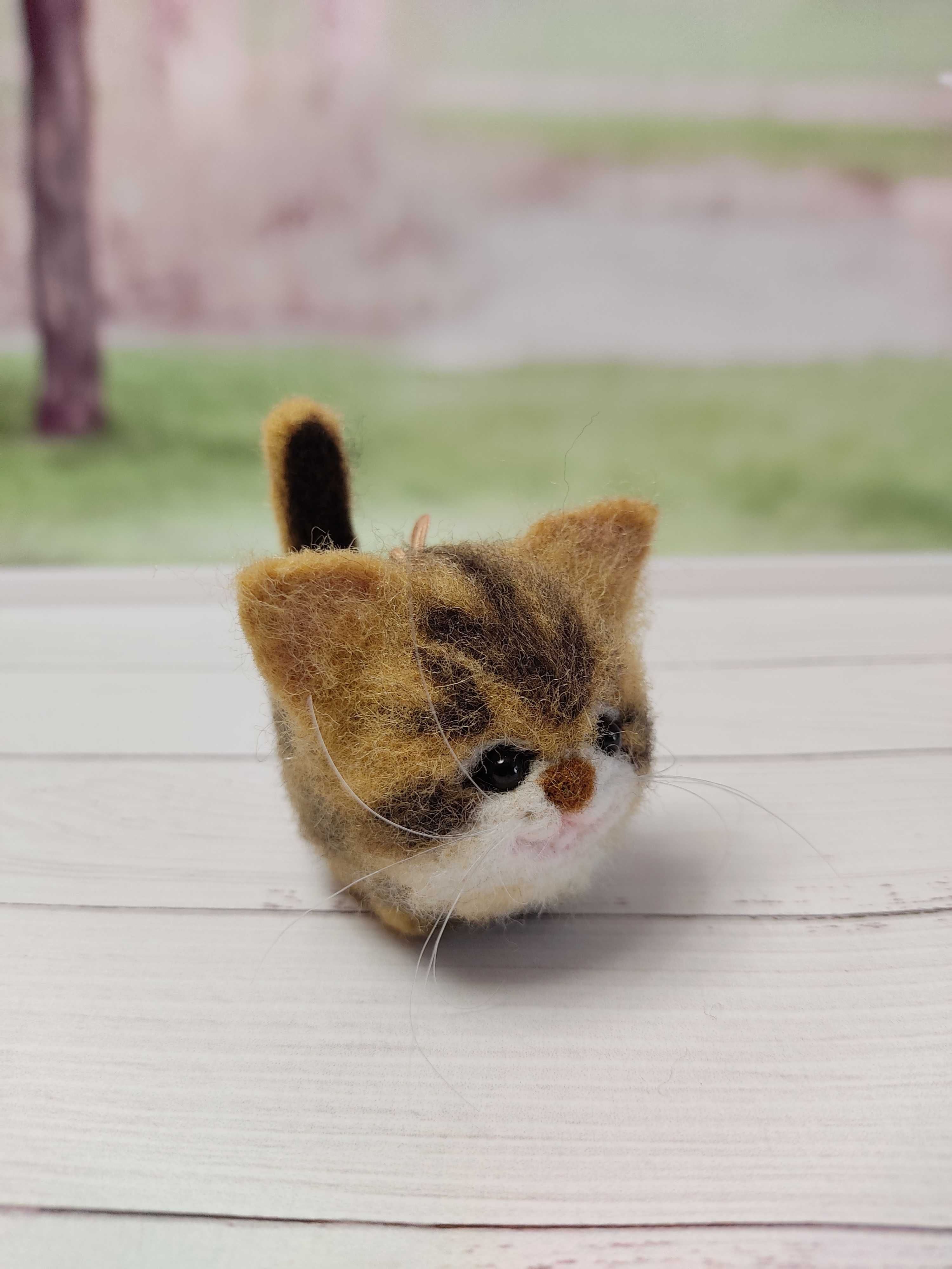 Котики из шерсти. Игрушка кот. Портрет животного Сувенир котик