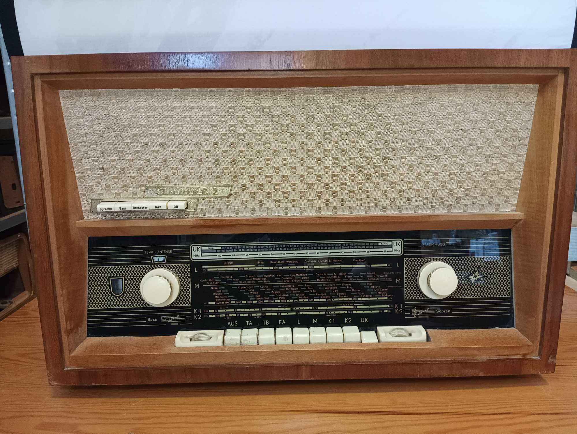 Juwel 2 - nr 624602 - 1957/60 rok - radio lampowe - sprawne.