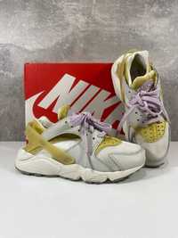 Sneakresy Nike Air Huarache białe rozmiar 36