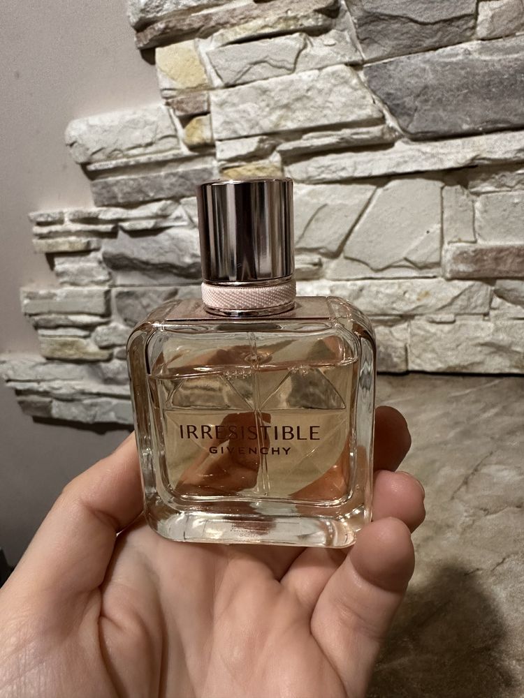 Парфюмована вода GIVENCHY Irresistible