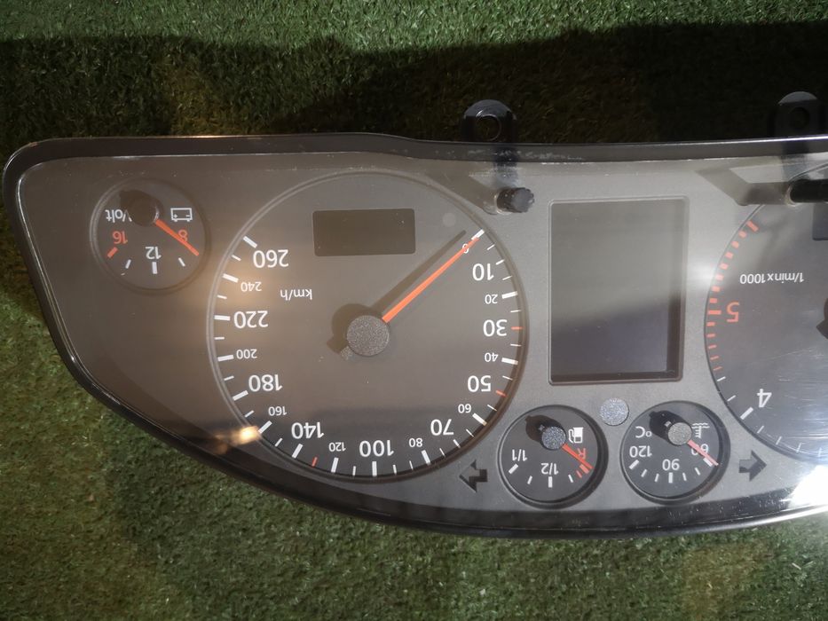 Audi A6 C5 2.5tdi licznik