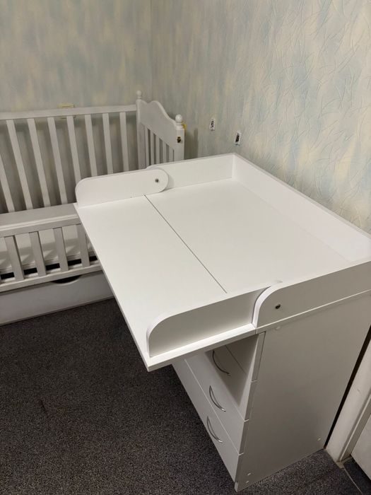 Продам дитячу кроватку, комод і матрас