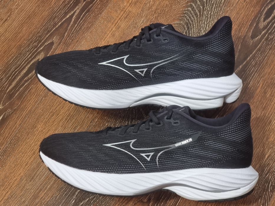 Оригінал 100% чоловічі кросівки mizuno wave rider 28   eur 44