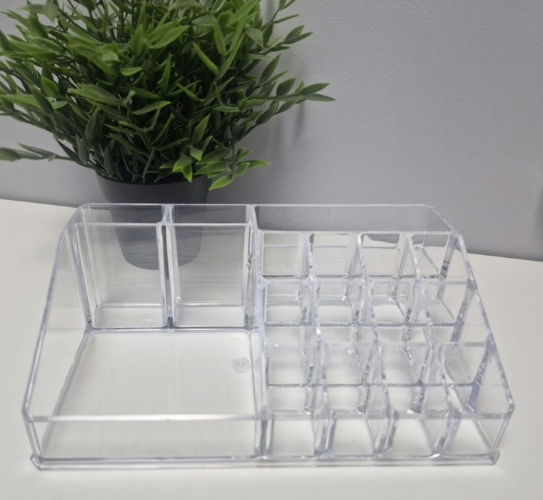 Organizer plastikowy do pokoju lub łazienki na kosmetyki  przybory