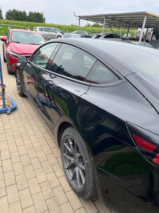 Tesla Model 3 Lift 2021r.