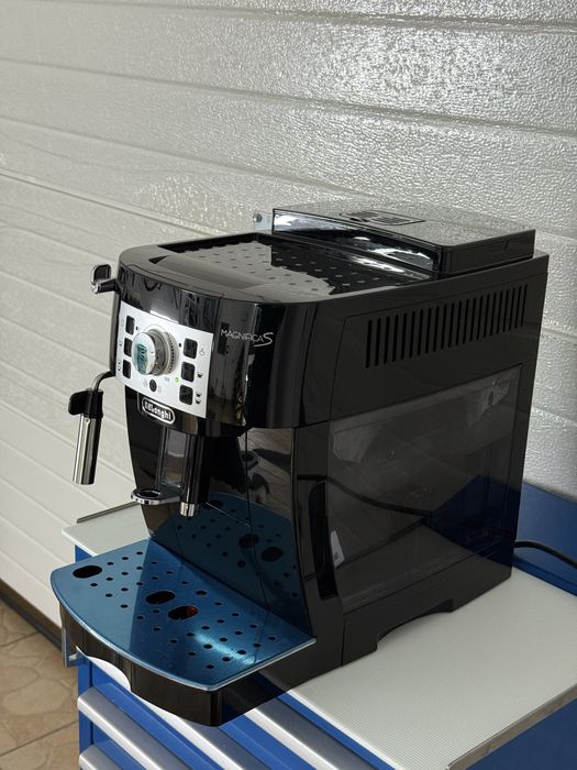 Кавоварка кавомашина Delonghi Magnifica S 2022 рік (Делонгі, Делонжі)