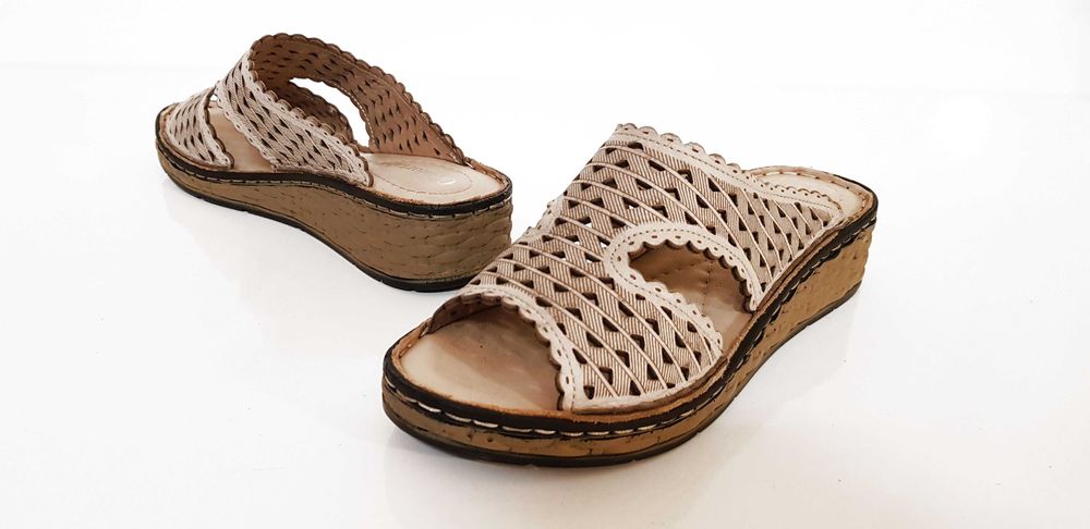 Klapki damskie COMFORTABEL skóra beżowe rozmiar 36, 38,39,40 SALE !!