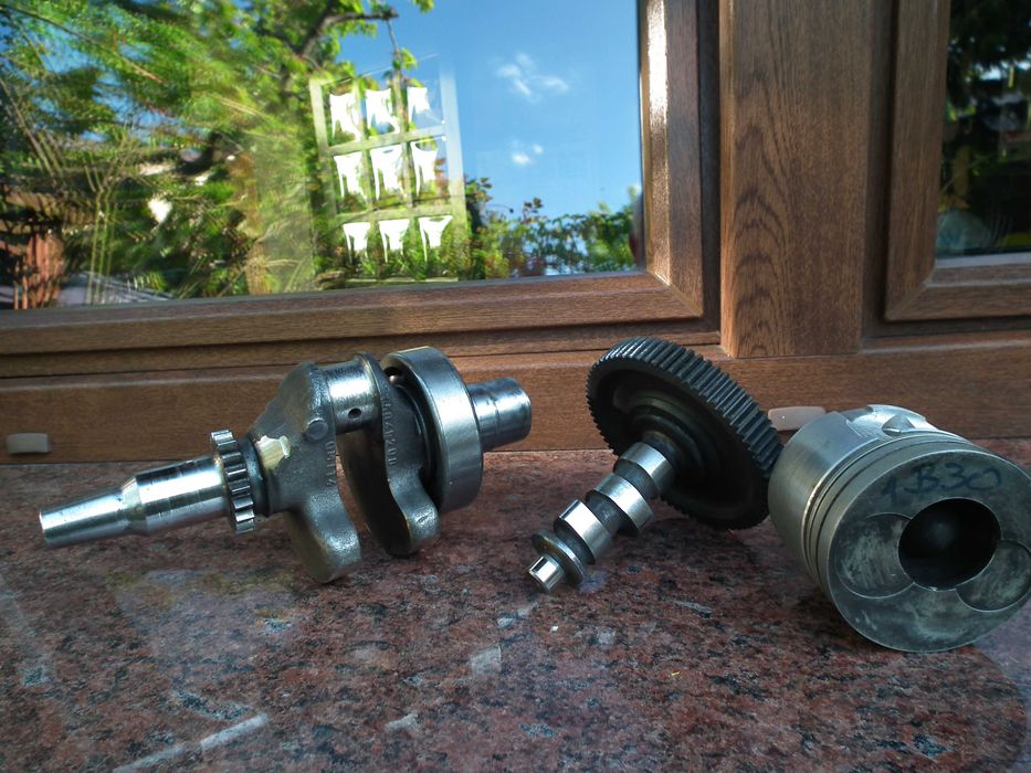 Hatz 1B30 wał tłok korbowód wałek rozrządu