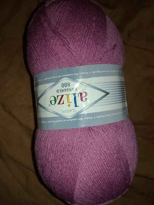 Віддам нитки для в'язання, нитки для макраме ,кепка, соусніца