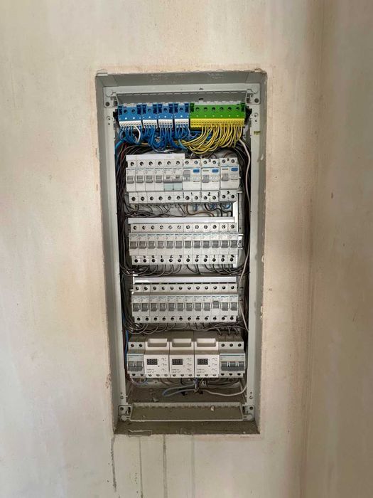 Дуплекс з ремонтом в центрі Ворзеля! Оформлення мінімальне!