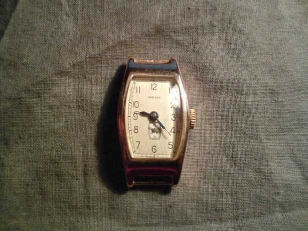 Часы женские золотые СССР с камнями оригинал