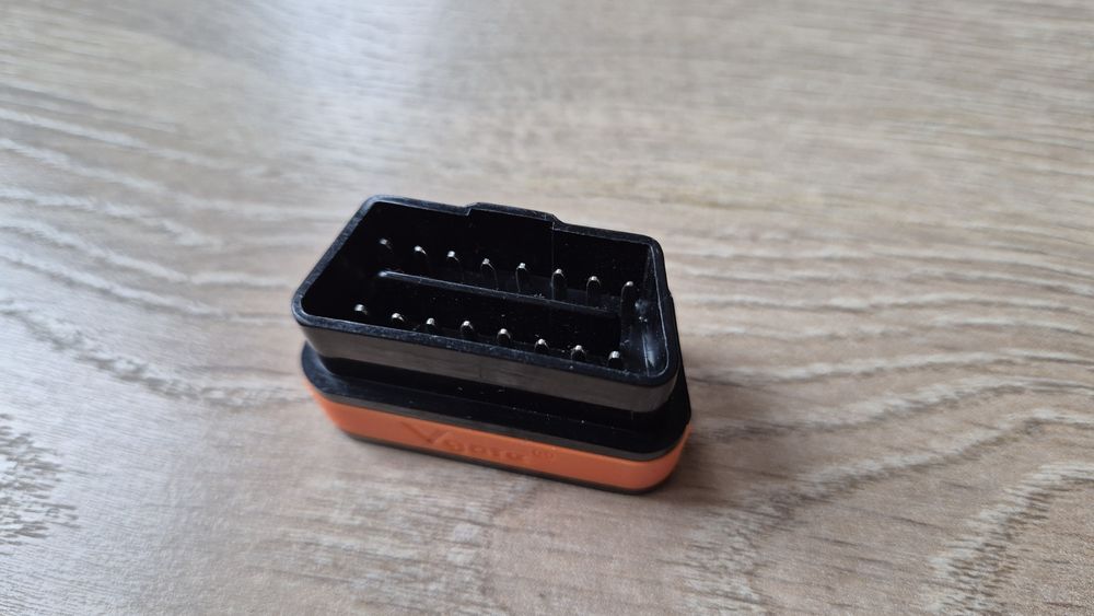 Interfejs diagnostyczny OBD2 Vgate iCar2