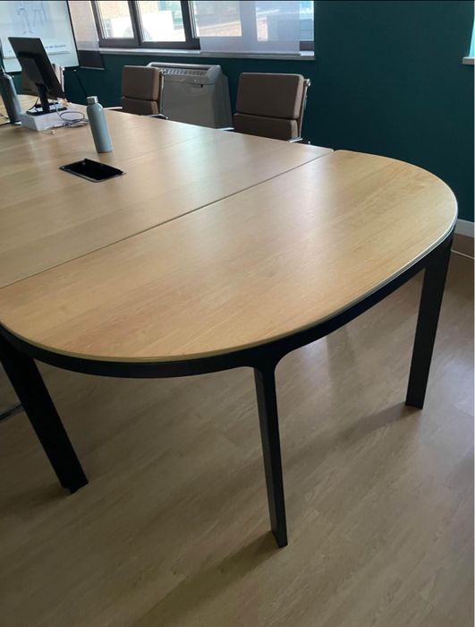Mesa de reuniões escritório Bekant IKEA