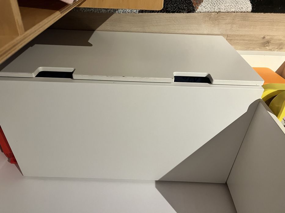 Ławka z pojemnikiem na zabawki Ikea stuva
