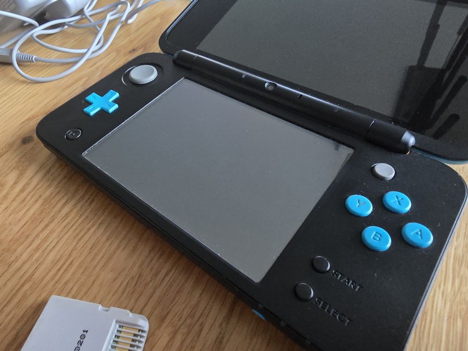 New Nintendo 2 DS XL i 5 gier