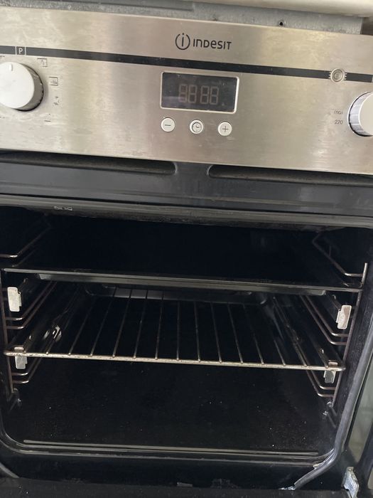 Forno da marca Indesit