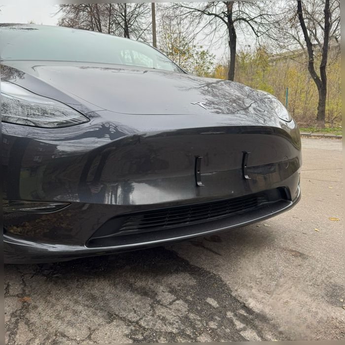 Рамка номерного знака Tesla Model Y |фіксація без подіума|форма бампер