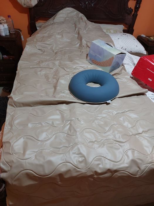 Colchão Anti-Escaras,  Almofada e Capa para Colchão