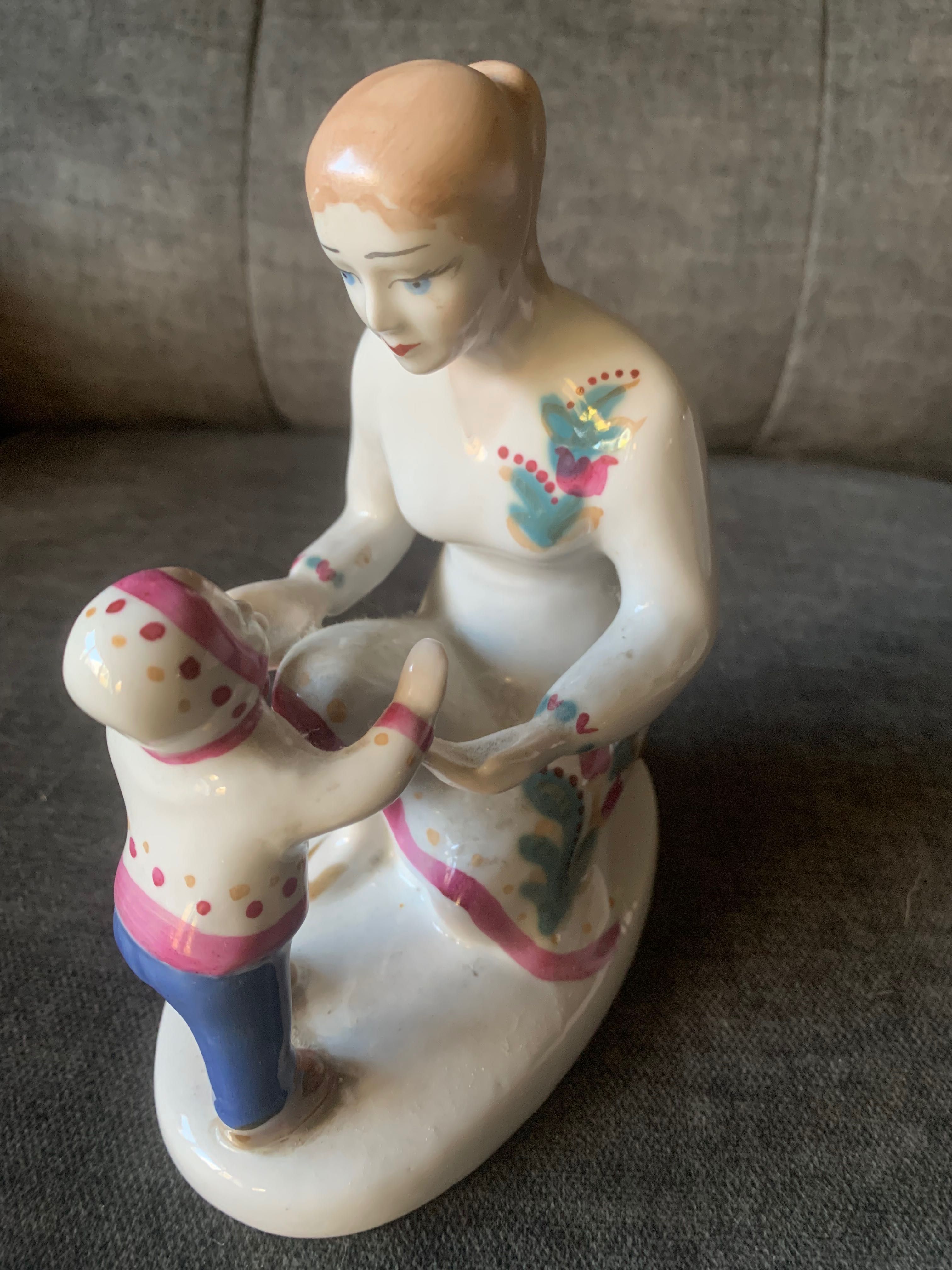 Figurka porcelanowa Matka z Dzieckiem Poronne