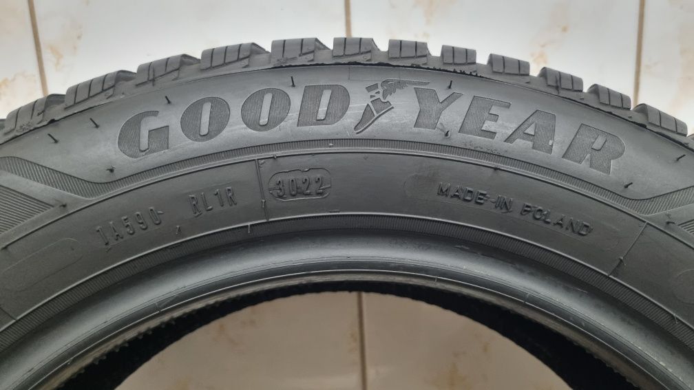 4 opony zimowe 185/60 R15 88T XL GoodYear UltraGrip 9+