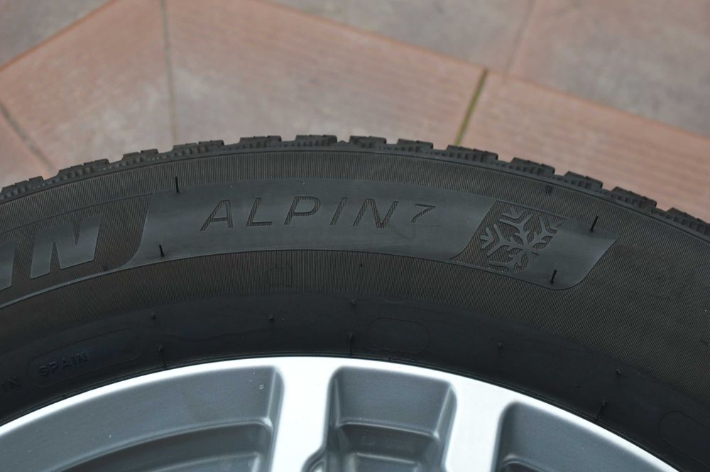 Зимові шини комплект 2024рік Michelin Alpin 7 215/65/17