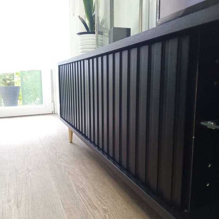 Szafka RTV Bello Selsey lamelowe fronty 175 cm złote podpory