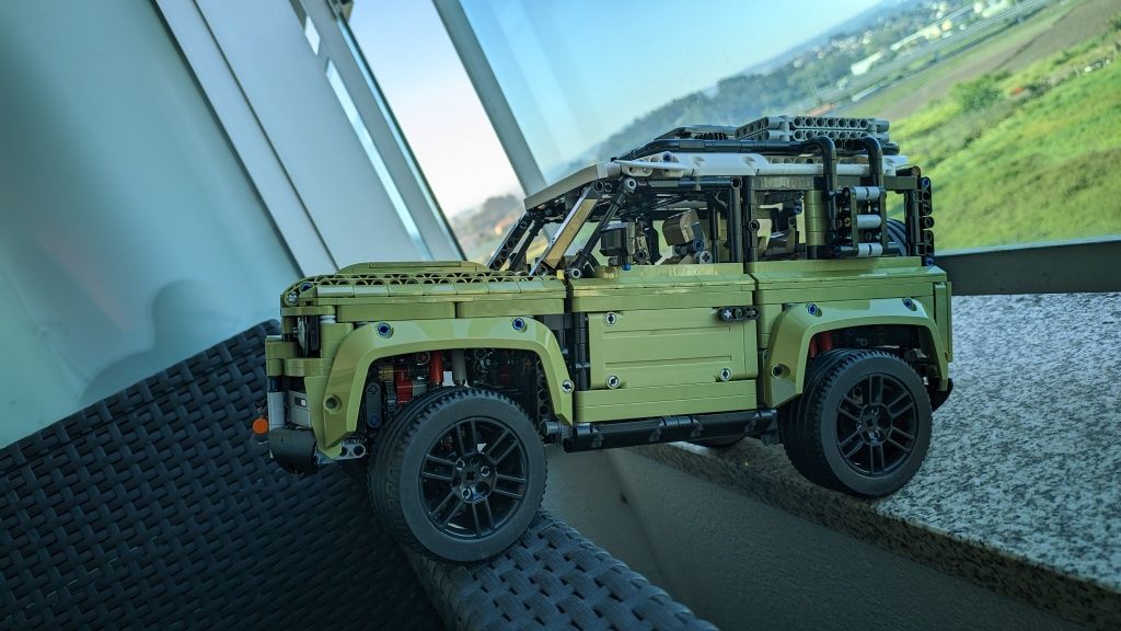Land Rover Defender technic 2573 peças