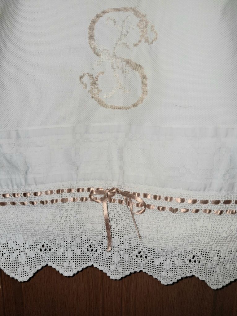 Toalha 100% Algodão com renda e bordados