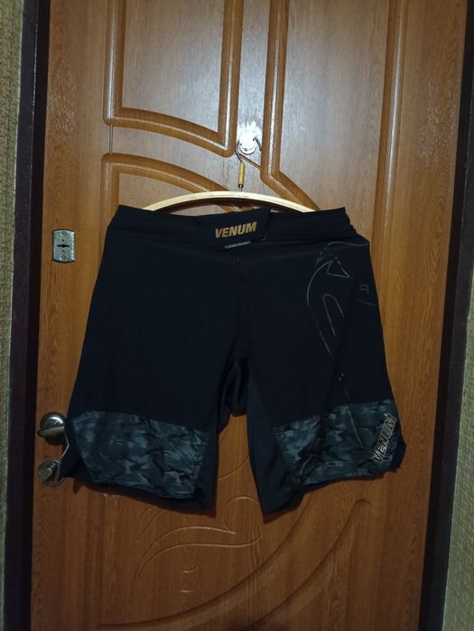 Шорти для тренувань Venum L