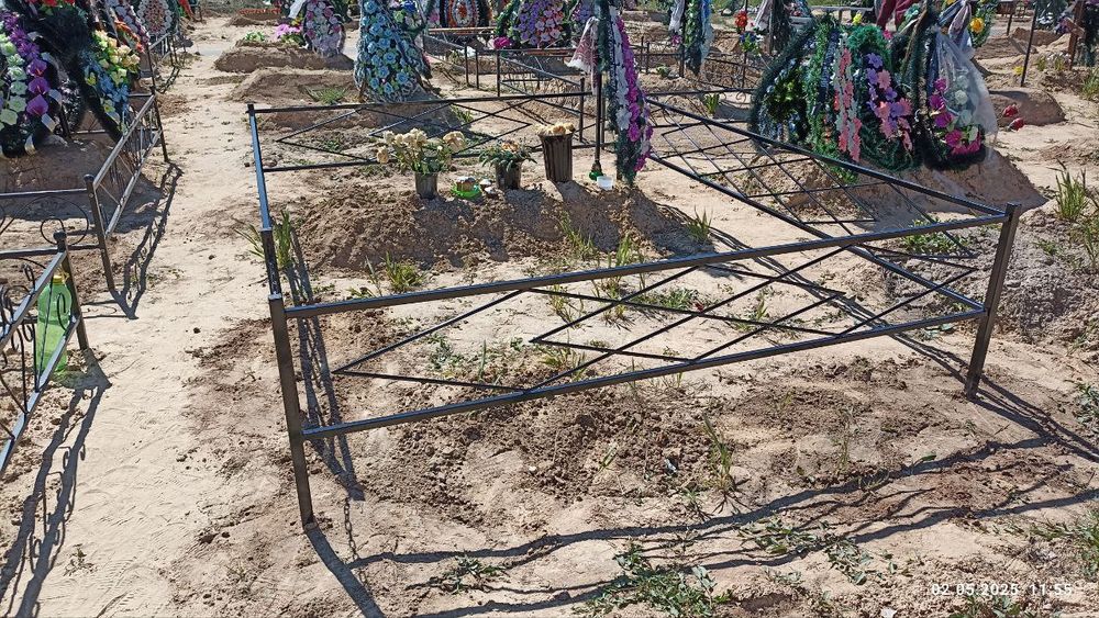 Оградки на кладбище