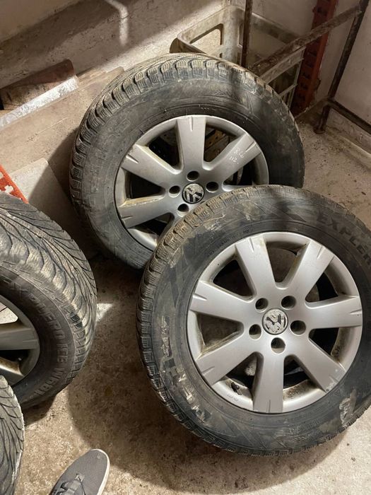 Продам колеса R16 5x112  215/65