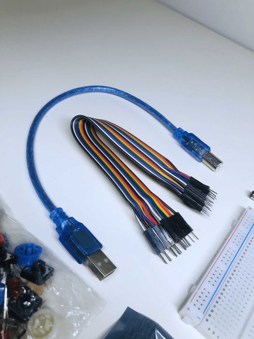 Zestaw Startowy 13w1 dla Arduino UNO Breadboard LED Przewody Czujniki