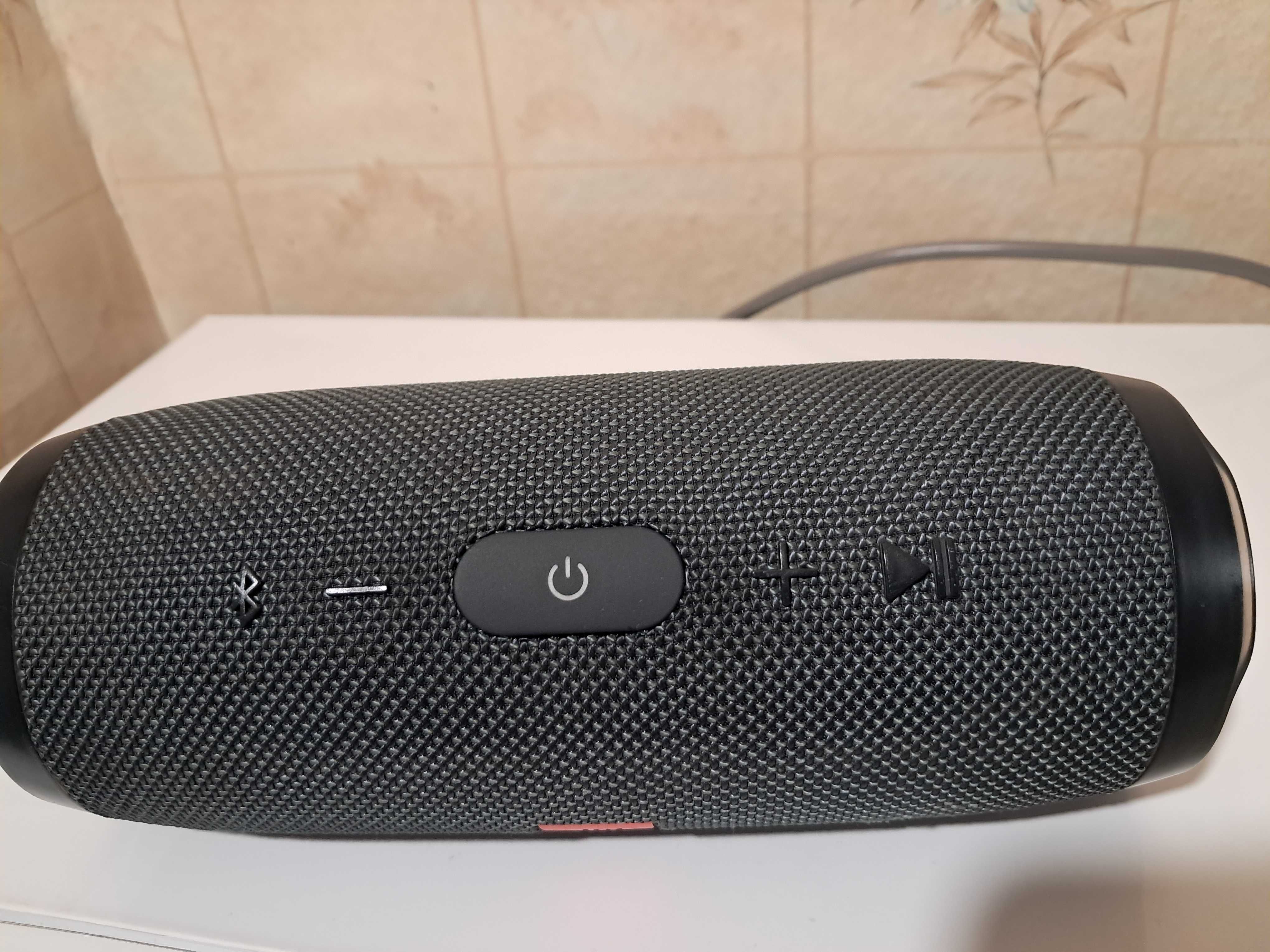 колонка блютузная JBL