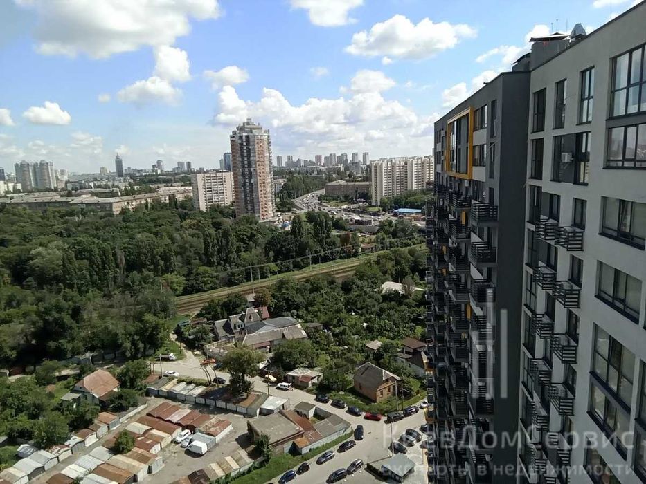 продам 3 кімн квартиру 107 м² з ремонтом ЖК Кампус Солом'янський