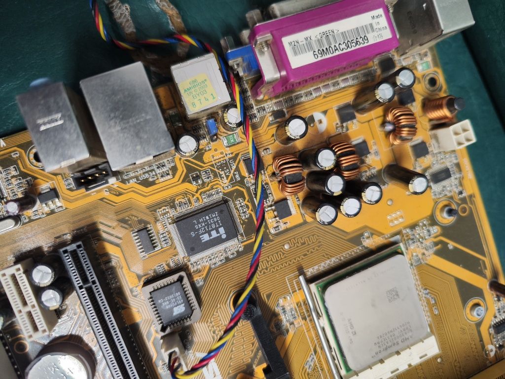 Робочий комплект Asus m2m-mx + Sempron 3000 + ddr2 2gb