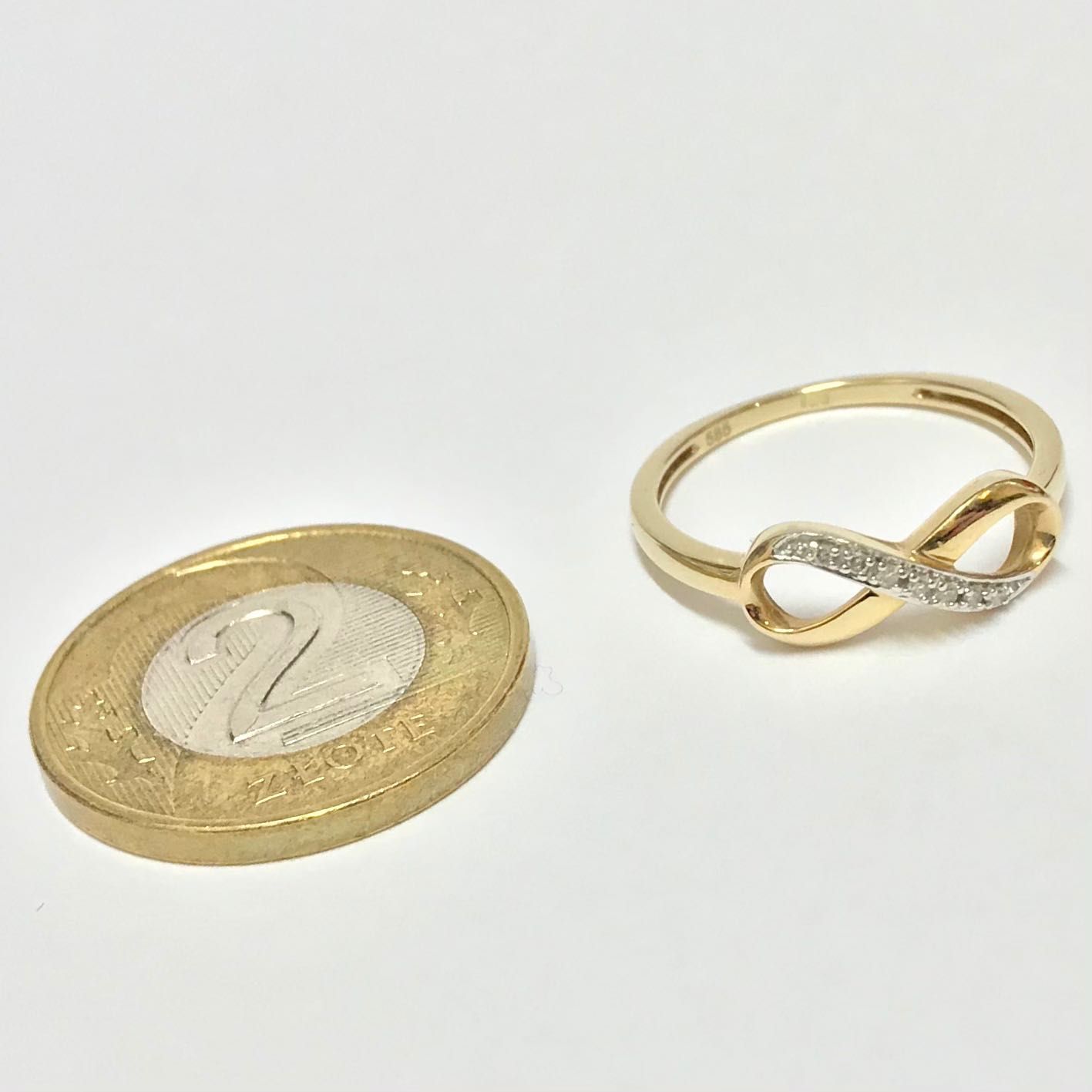 Złoty PIERŚCIONEK 585 14K z cudownymi DIAMENTAMI nieskończoność 0.04ct