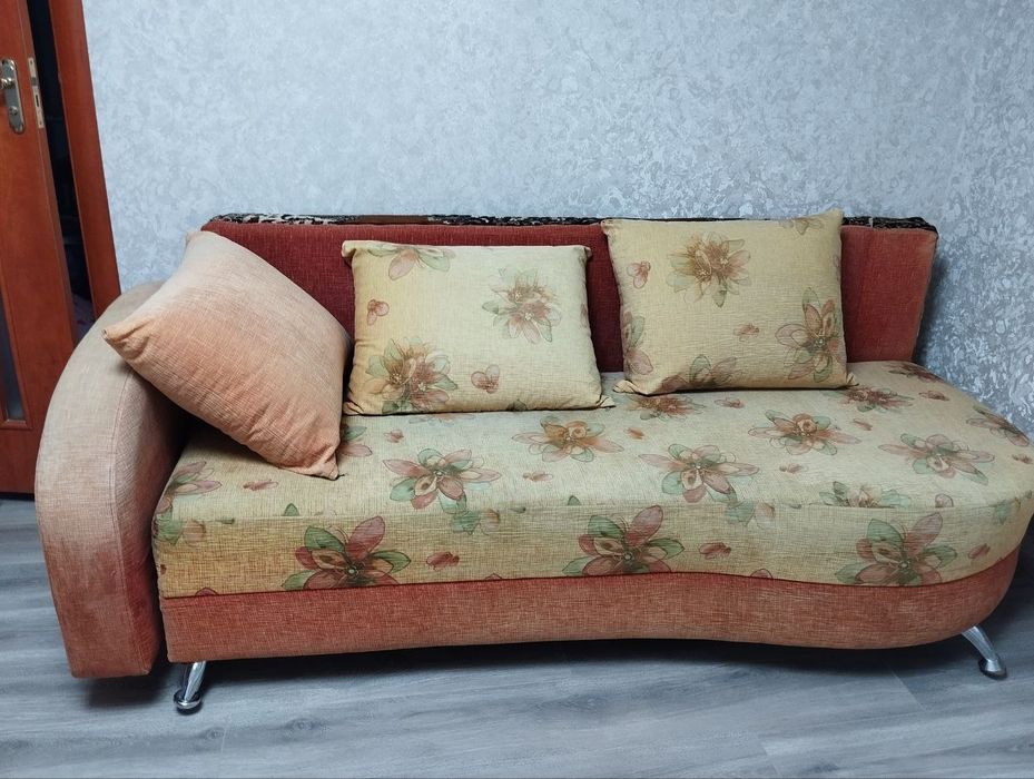 продам диван БУ.