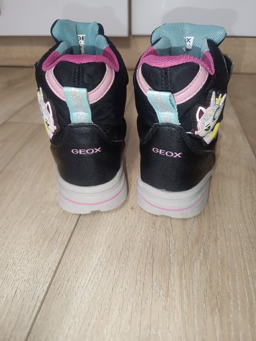 Дитячі зимові черевики для дівчинки Geox