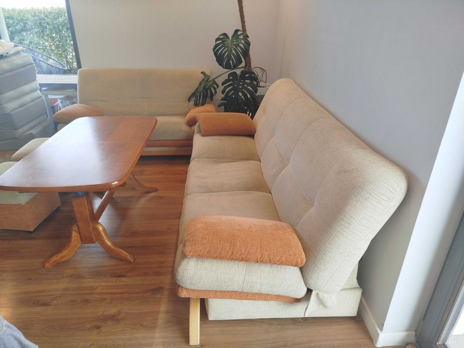 Sofa/kanapa 2 szt. + 2 pufy